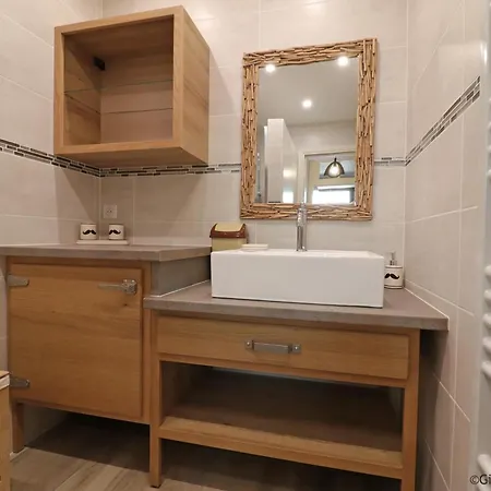 Maison De Charme Avec Jardin Aux Portes De Bagnoles - Fr-1-497-145 *