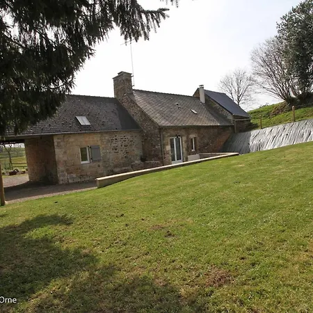 Maison De Charme Avec Jardin Aux Portes De Bagnoles
