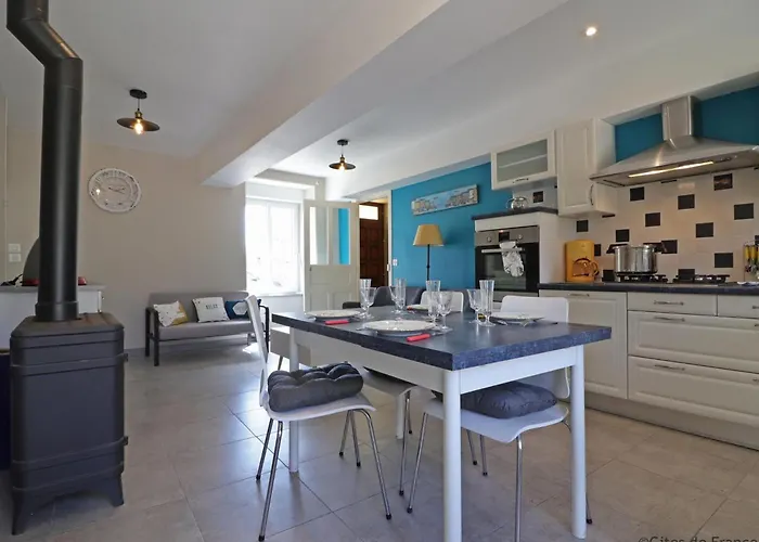 Maison De Charme Avec Jardin Aux Portes De Bagnoles - Fr-1-497-145 *