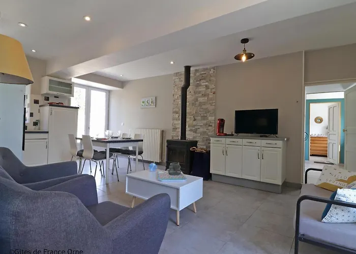 Casa vacanze Maison De Charme Avec Jardin Aux Portes De Bagnoles - Fr-1-497-145