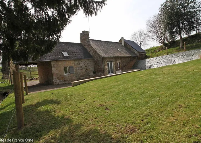 Maison De Charme Avec Jardin Aux Portes De Bagnoles - Fr-1-497-145